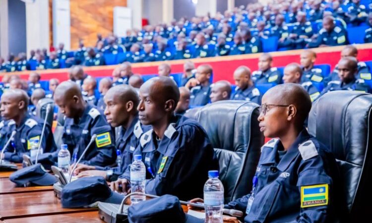 Abahugurirwa mu ishuri rya Police I Gishari basuye Inteko Ishinga Amategeko