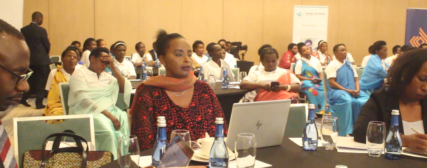 Abagore bo mu Turere 7 mu Gihugu bashima umushinga Women for Women Rwanda wabateje imbere