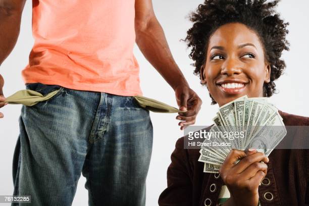 Dore impamvu amafaranga y’abakobwa adakorwaho mu rukundo