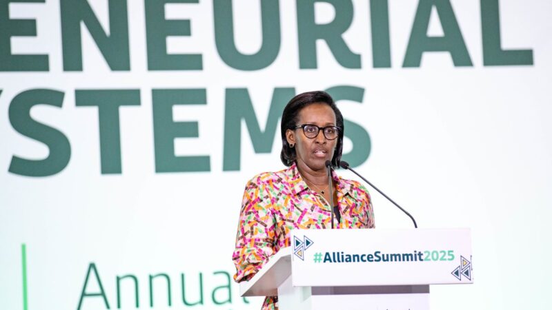 Uruhare rw’abagore mu rwego rw’imari ni inkingi y’iterambere- Jeannette Kagame