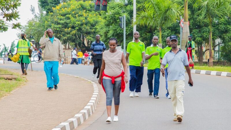 Kugenda intambwe zirenga 7,000 ku munsi  birinda indwara zikomeye